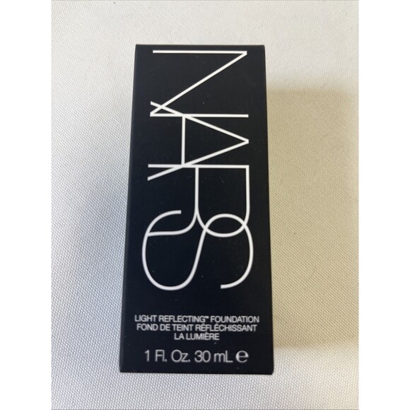 NARS Light Reflection Foundation 1 fl oz Light 0 Siberia New in Box - Picture 2 of 9